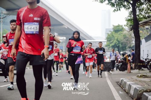 Race photo from ONE RUN 10 K