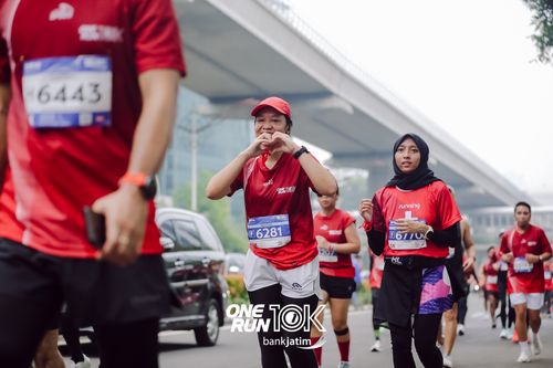 Race photo from ONE RUN 10 K