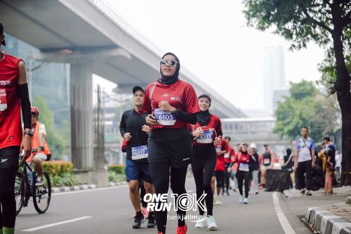 Race photo from ONE RUN 10 K