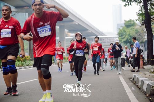 Race photo from ONE RUN 10 K