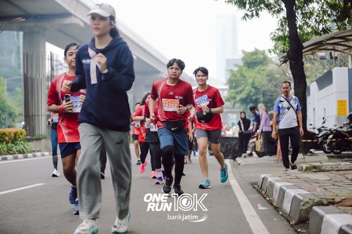 Race photo from ONE RUN 10 K
