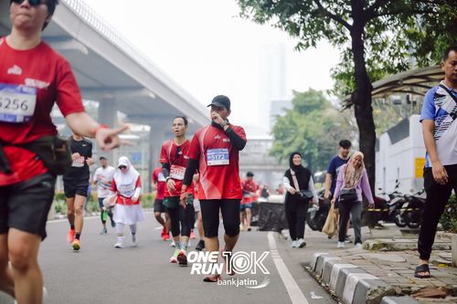 Race photo from ONE RUN 10 K