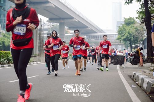 Race photo from ONE RUN 10 K