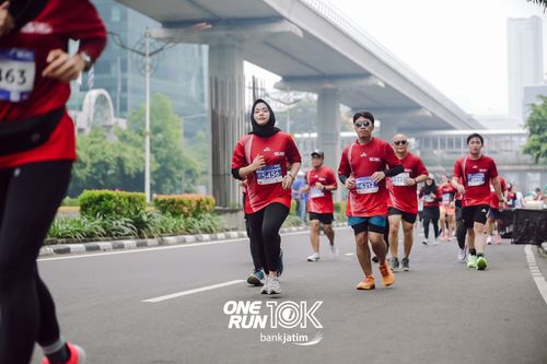 Race photo from ONE RUN 10 K
