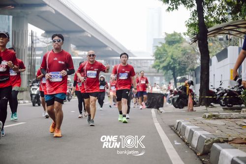 Race photo from ONE RUN 10 K
