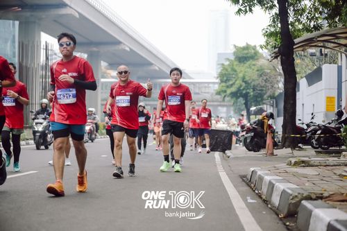 Race photo from ONE RUN 10 K