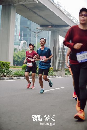 Race photo from ONE RUN 10 K