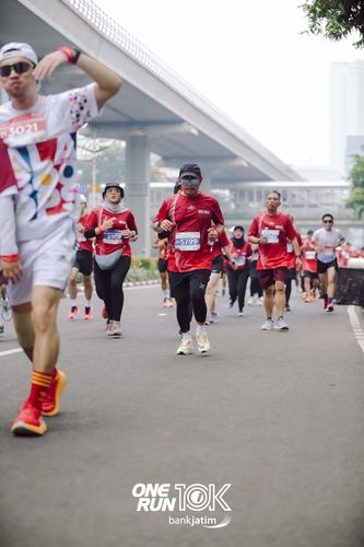 Race photo from ONE RUN 10 K
