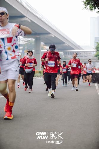 Race photo from ONE RUN 10 K