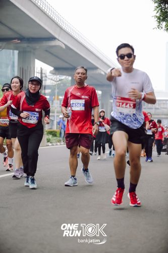 Race photo from ONE RUN 10 K