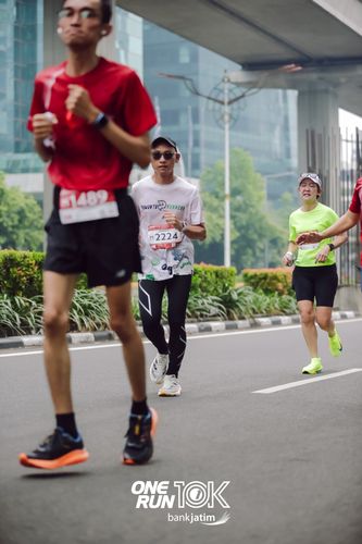 Race photo from ONE RUN 10 K