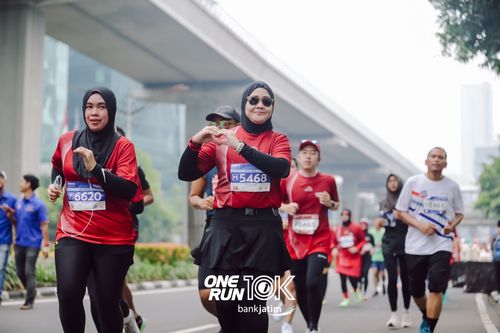 Race photo from ONE RUN 10 K
