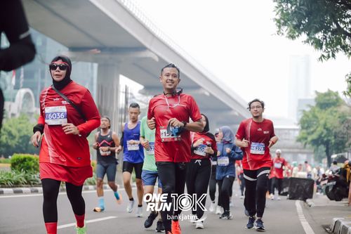 Race photo from ONE RUN 10 K