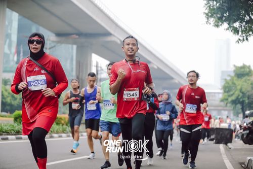 Race photo from ONE RUN 10 K