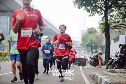 Race photo from ONE RUN 10 K
