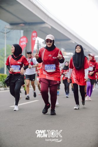 Race photo from ONE RUN 10 K