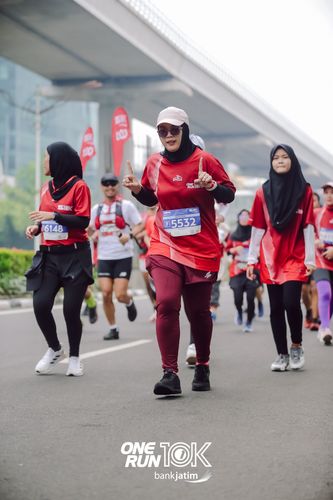 Race photo from ONE RUN 10 K