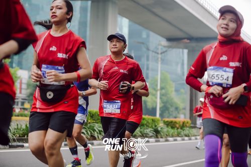 Race photo from ONE RUN 10 K