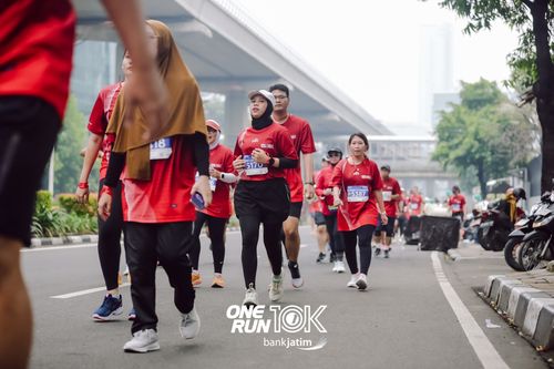 Race photo from ONE RUN 10 K