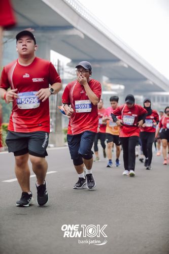 Race photo from ONE RUN 10 K