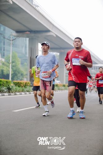 Race photo from ONE RUN 10 K