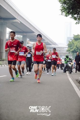 Race photo from ONE RUN 10 K