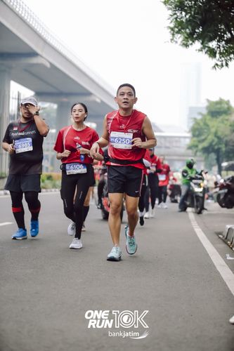Race photo from ONE RUN 10 K