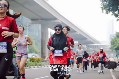 Race photo from ONE RUN 10 K