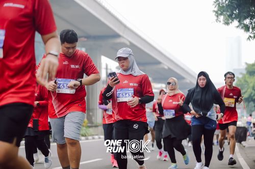 Race photo from ONE RUN 10 K