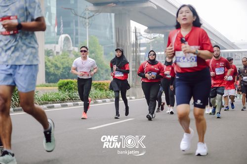 Race photo from ONE RUN 10 K
