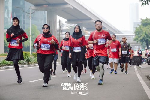 Race photo from ONE RUN 10 K