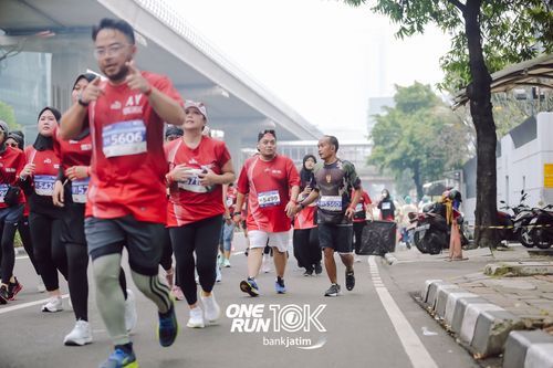 Race photo from ONE RUN 10 K