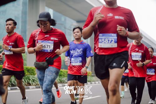 Race photo from ONE RUN 10 K