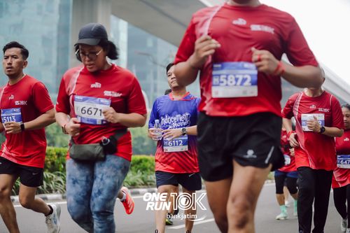 Race photo from ONE RUN 10 K