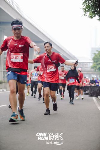 Race photo from ONE RUN 10 K