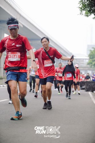 Race photo from ONE RUN 10 K
