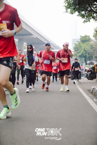 Race photo from ONE RUN 10 K