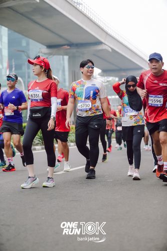 Race photo from ONE RUN 10 K