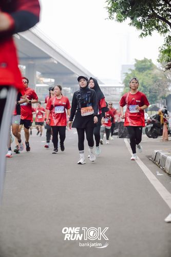 Race photo from ONE RUN 10 K