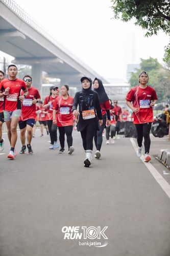 Race photo from ONE RUN 10 K