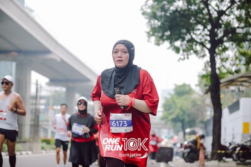 Race photo from ONE RUN 10 K