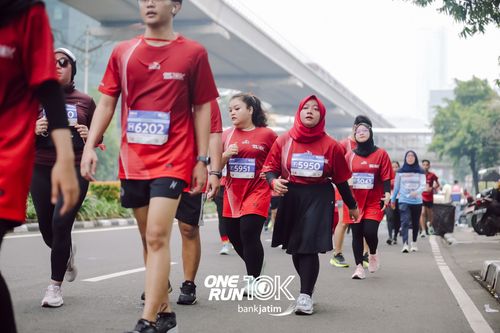 Race photo from ONE RUN 10 K
