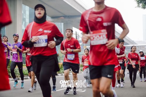 Race photo from ONE RUN 10 K