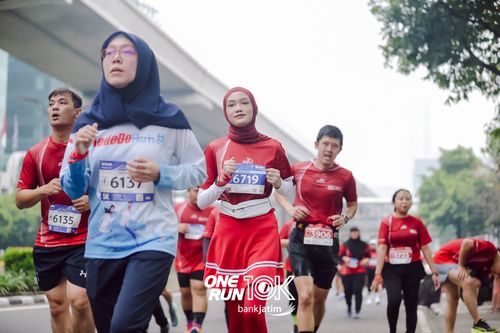 Race photo from ONE RUN 10 K
