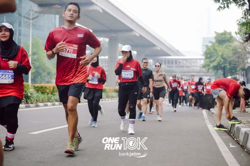 Race photo from ONE RUN 10 K