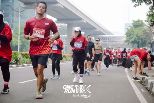 Race photo from ONE RUN 10 K