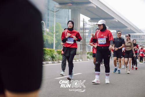 Race photo from ONE RUN 10 K