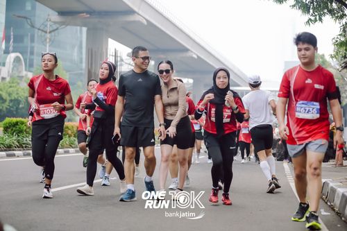 Race photo from ONE RUN 10 K