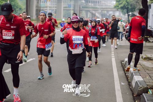 Race photo from ONE RUN 10 K