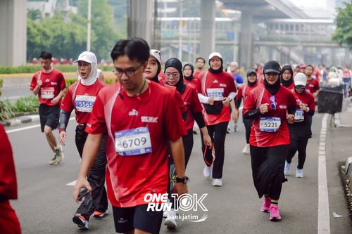 Race photo from ONE RUN 10 K